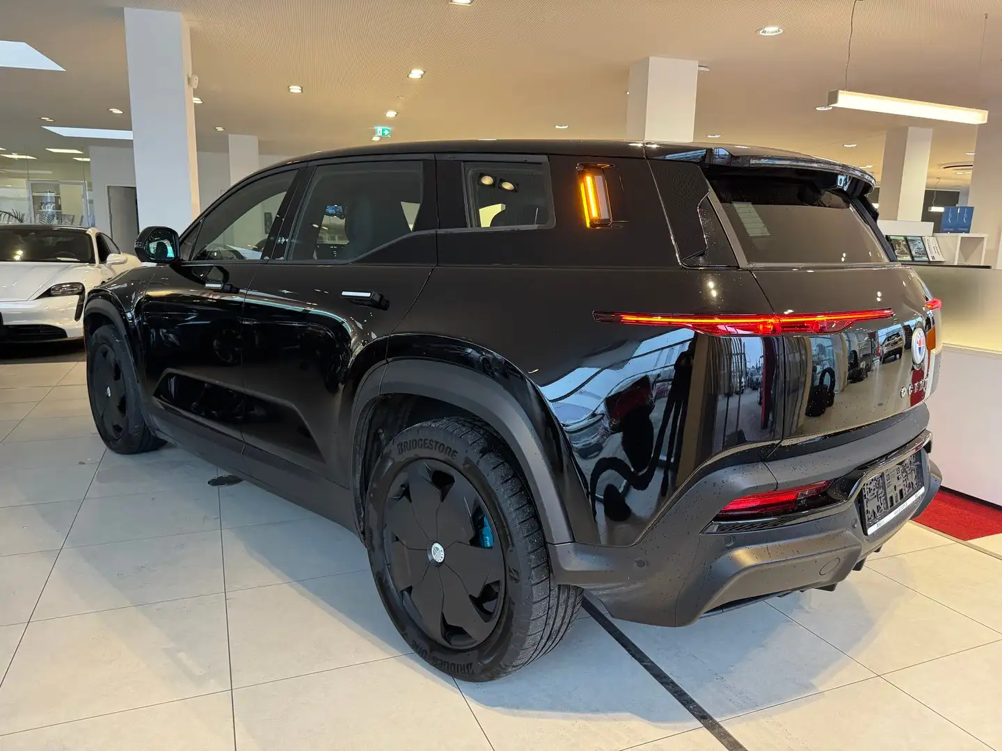 FISKER Ocean Ocean 415 kW AWD Extreme Noir - 2