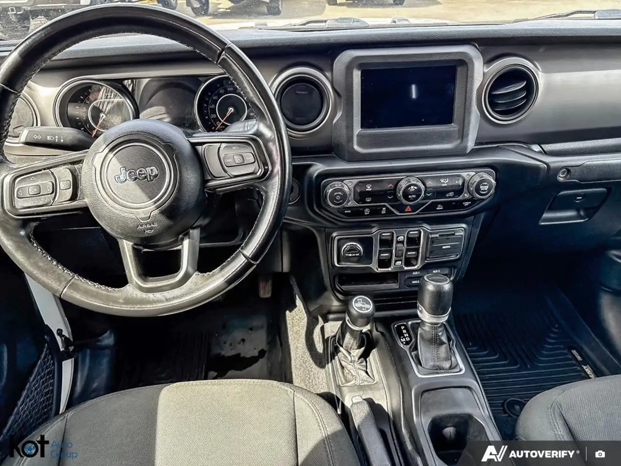 Jeep Gladiator снимка Jeep Gladiator