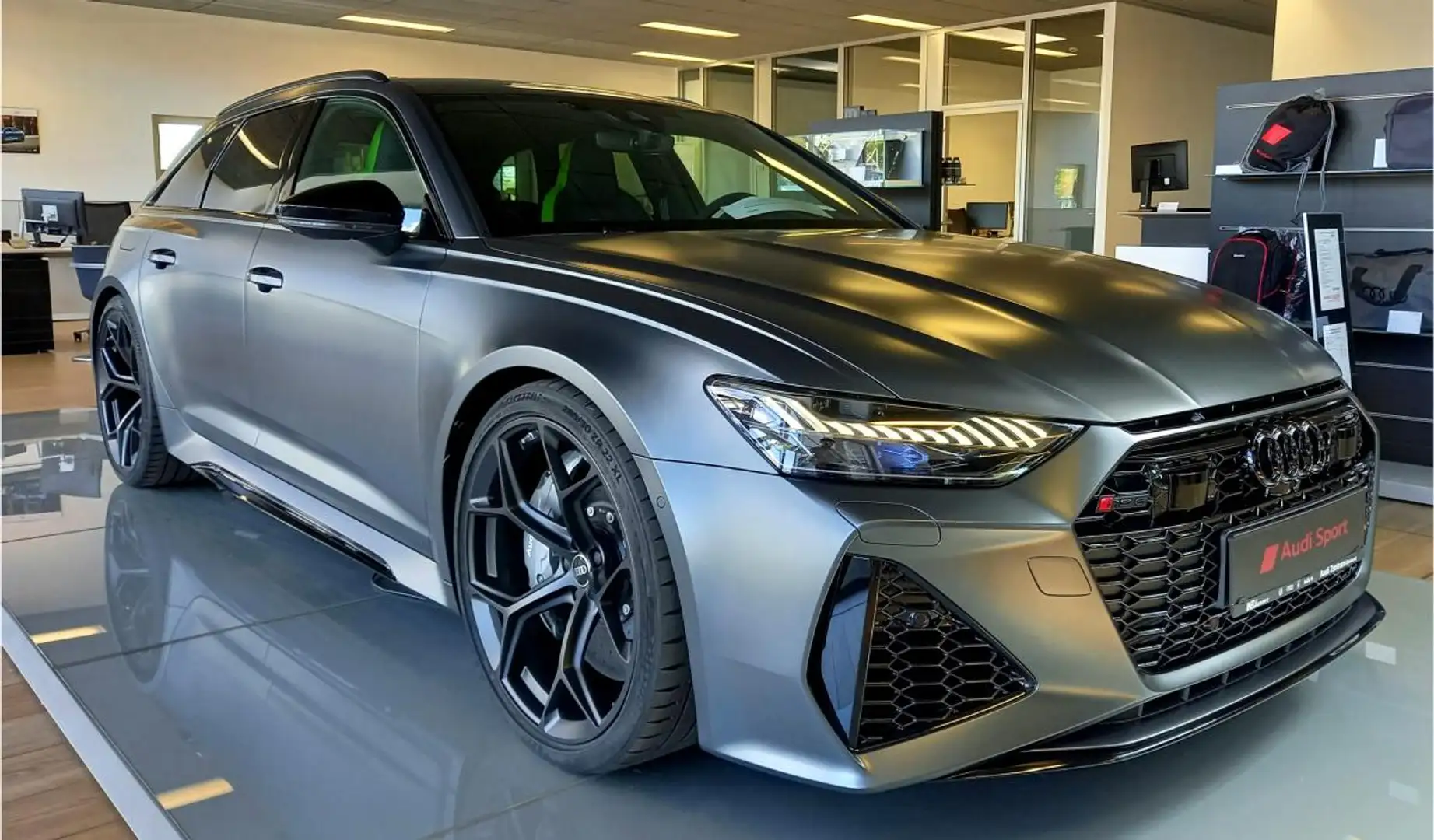 Audi RS6 performance, (UPE 196T€), aussen exclusive matt; i Grau - 1
