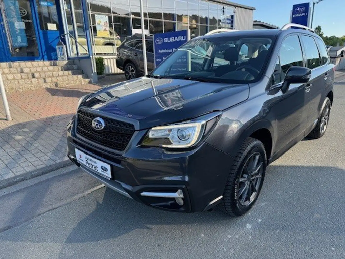 Subaru Forester 2.0X Lineartronic Exclusive Gris - 1