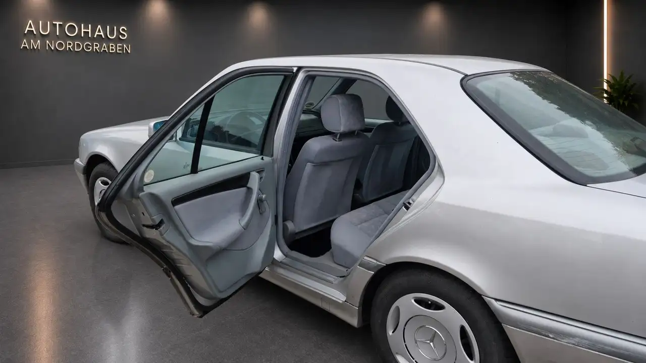 Mercedes-Benz C 180 Classic, Automatik, Tempomat., foto 9