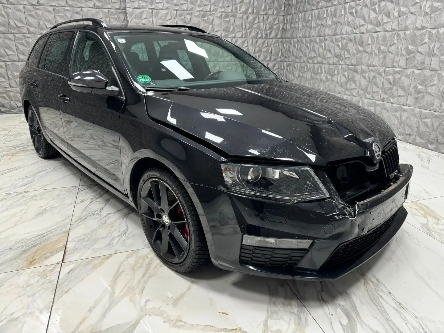 Skoda Octavia Combi RS 2,0 TDI DSG Schwarz - 1