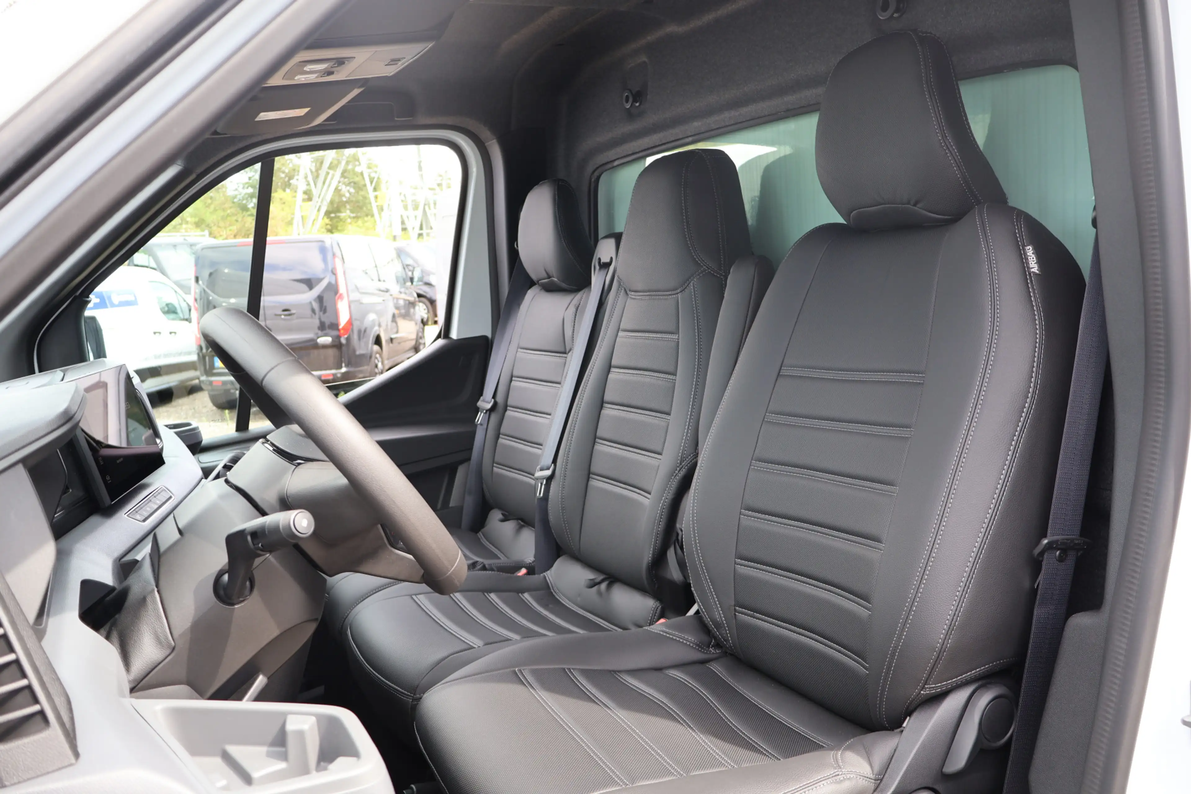 Renault Master 2.0 dCi 150pk Bakwagen met Laadklep Trekhaak — photo 2