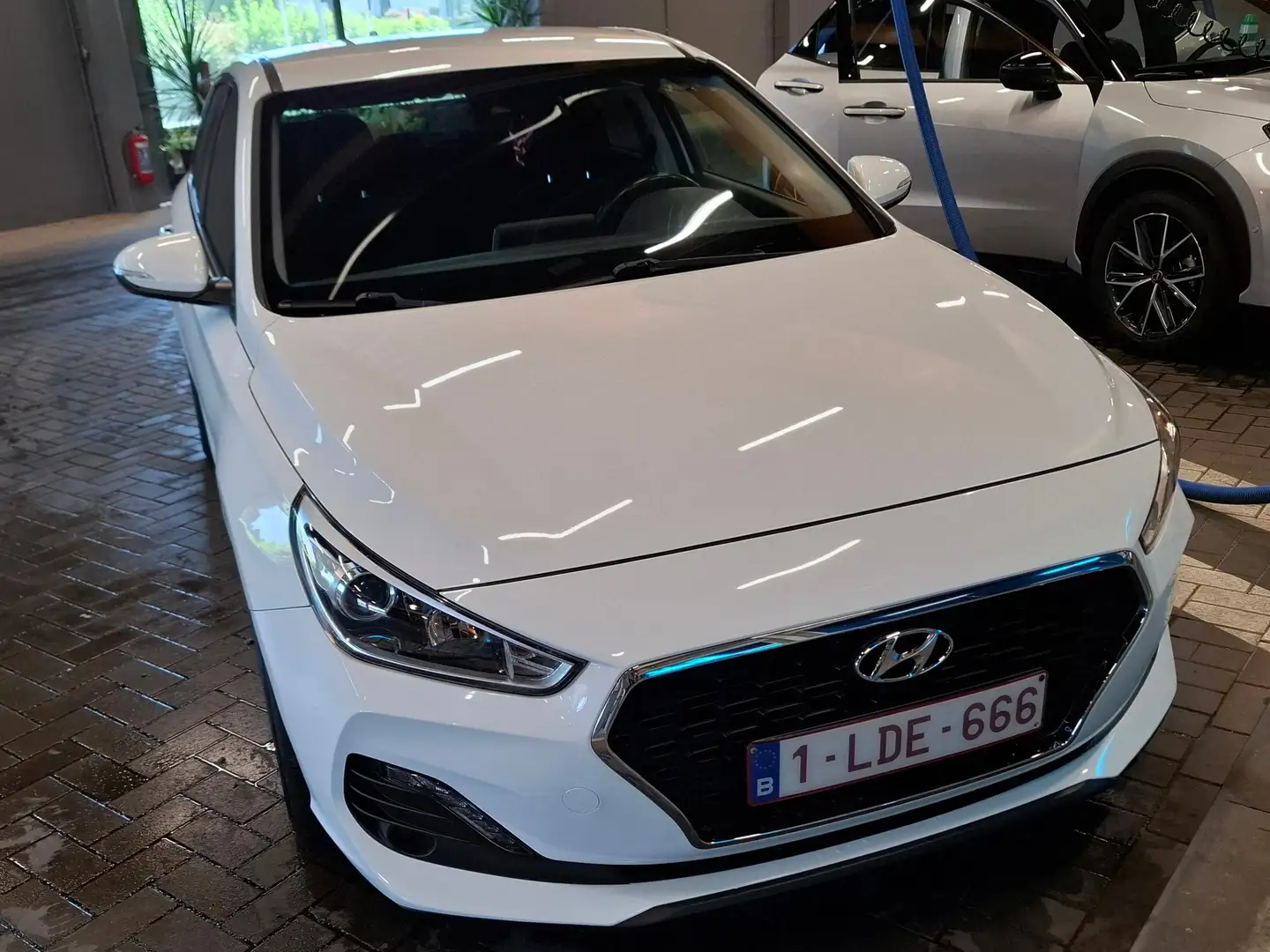 Hyundai i30 i30 Fastback 1.0 T-GDi Inspire Wit - 2