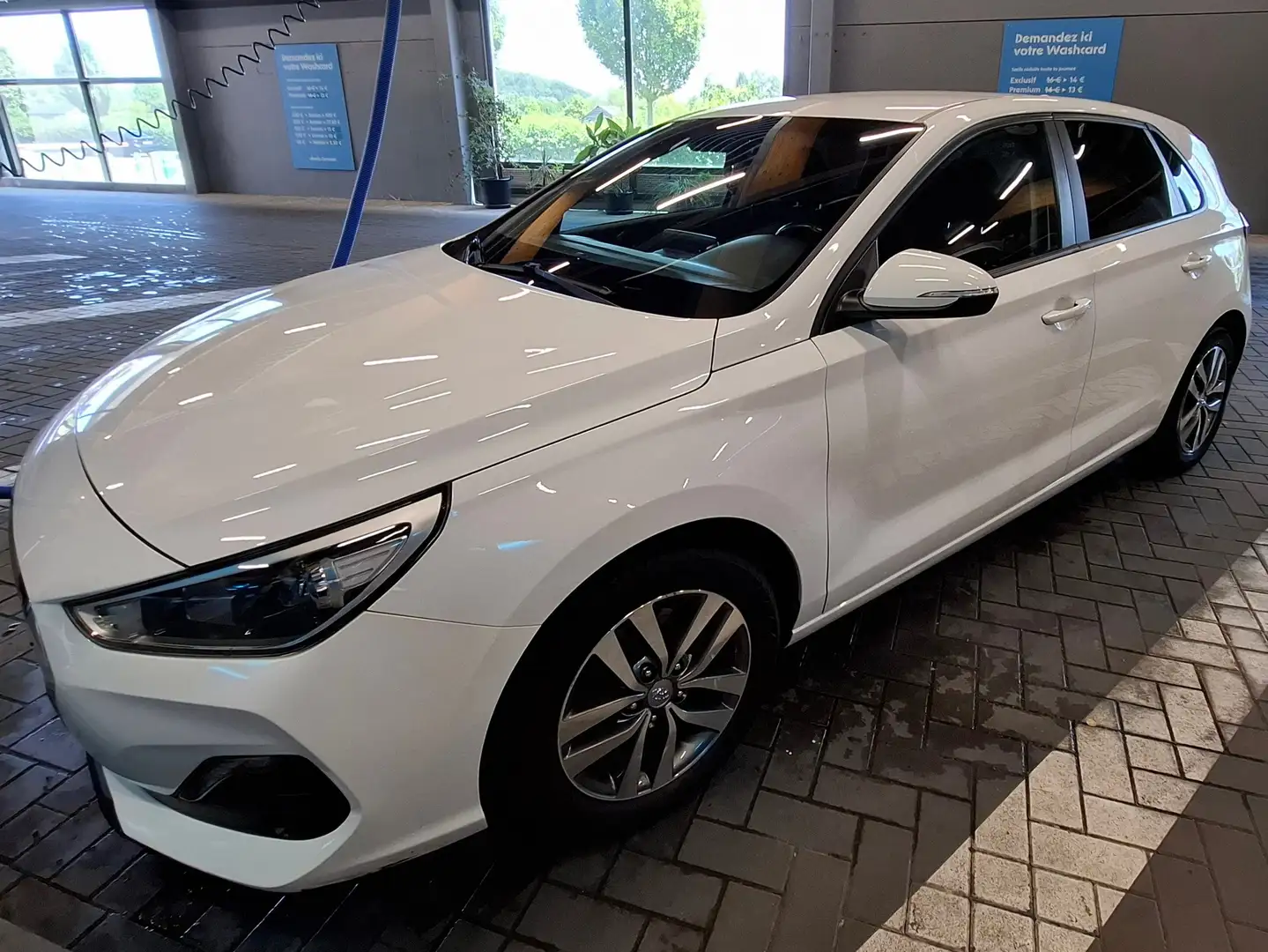 Hyundai i30 i30 Fastback 1.0 T-GDi Inspire Wit - 1