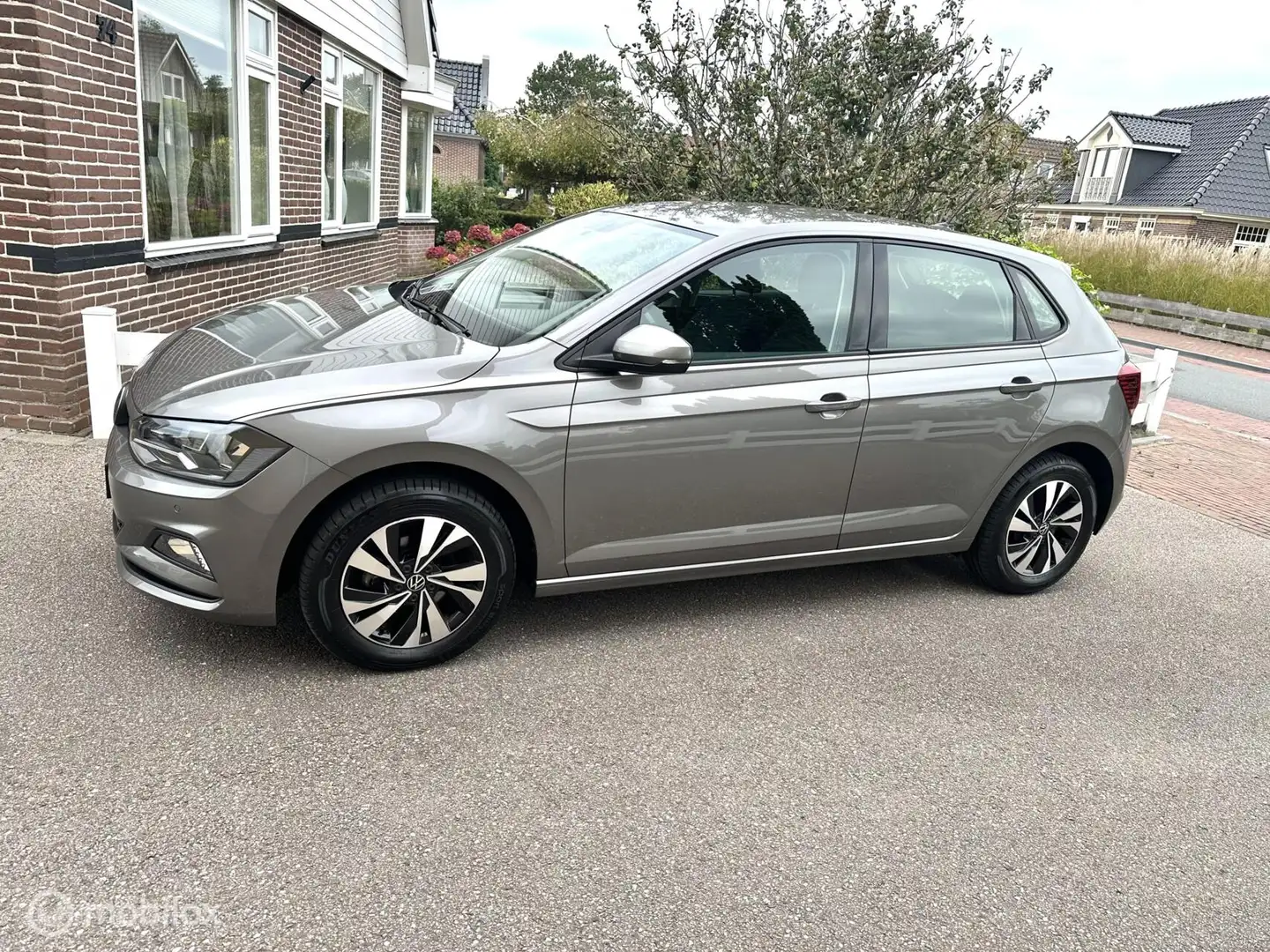Volkswagen Polo 1.0 TSI 95PK DSG AUTOMAAT COMFORTLINE FACELIFT MOD Gris - 2