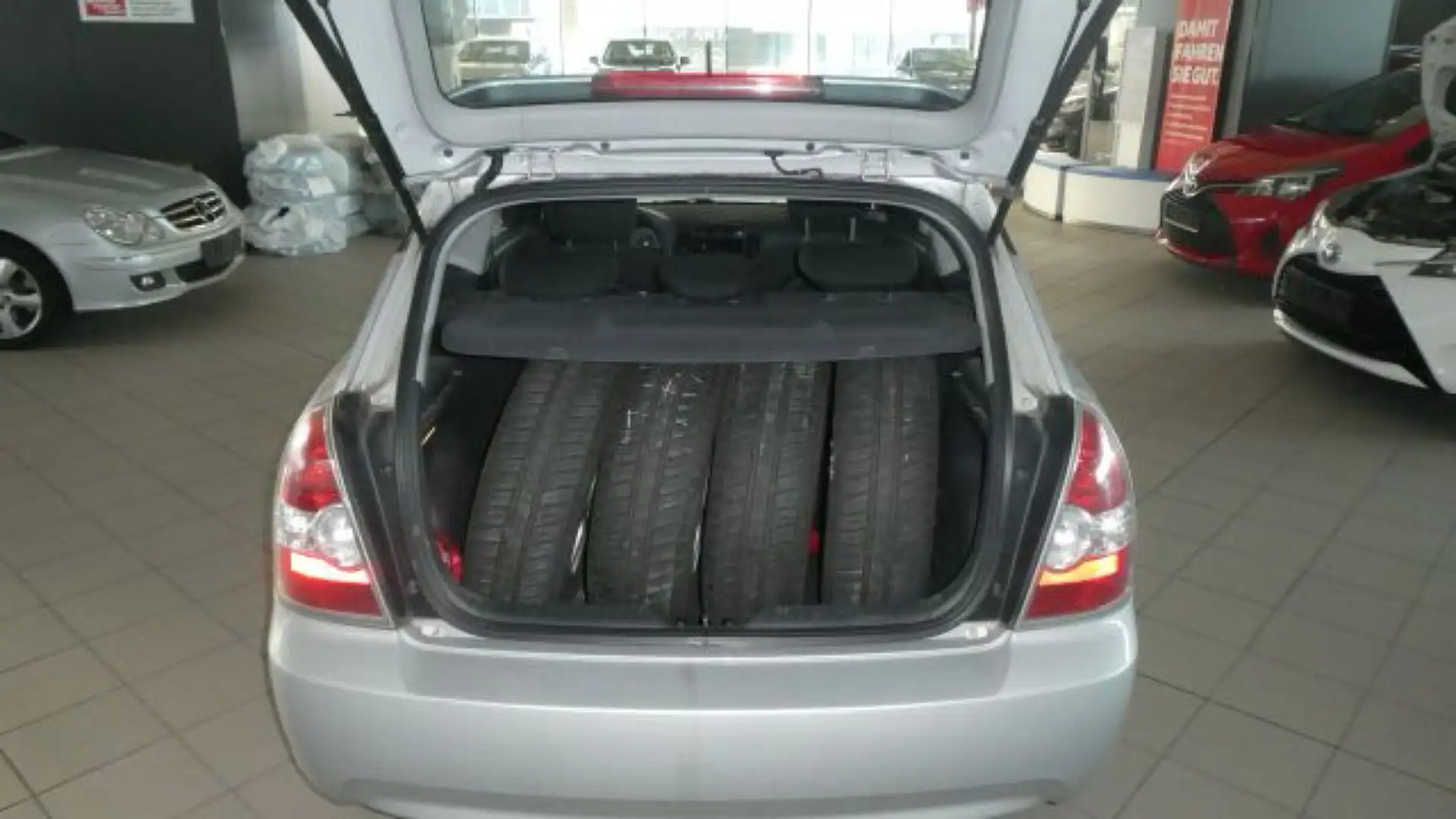 Hyundai ACCENT 1.4 GL, TÜV 01/25, Klima, 8xReifen, Scheckheft Gümüş rengi - 2