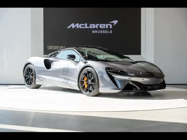 McLaren Artura Spider