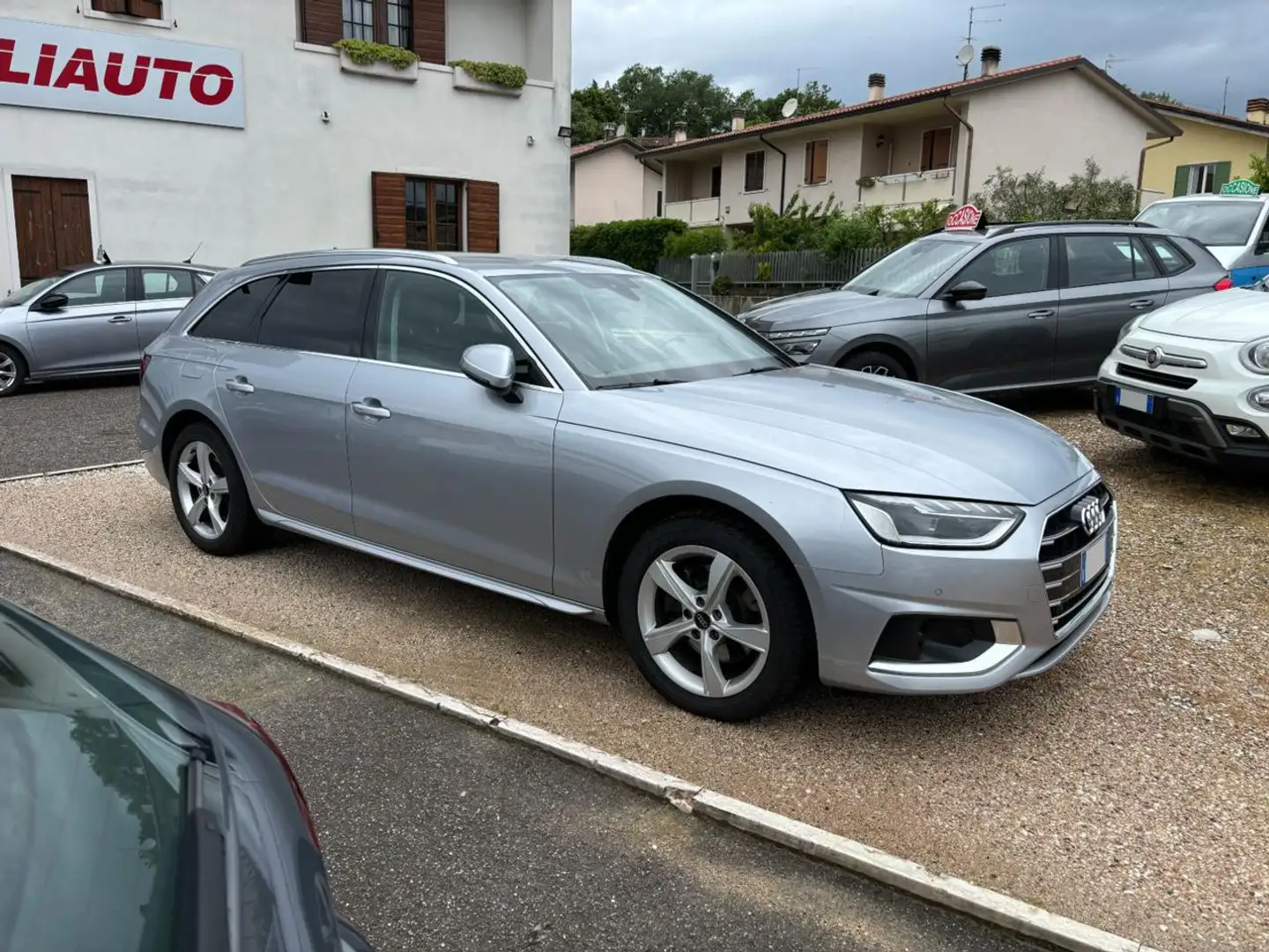 Audi A4 Avant 30 TDI S tronic B.ness Advanced NEOPATENTATI Argent - 2