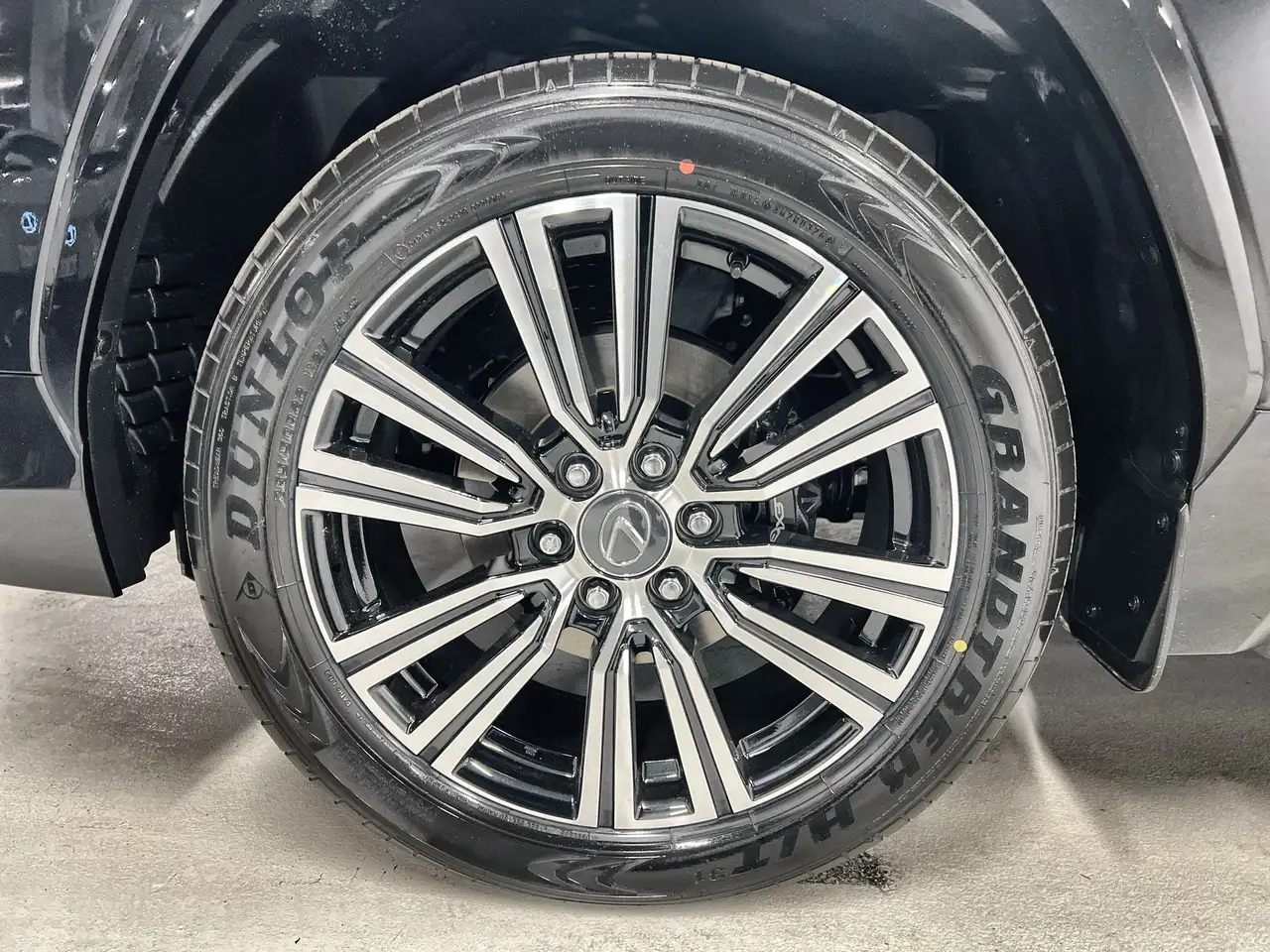 Lexus LX 600 снимка Lexus LX 600