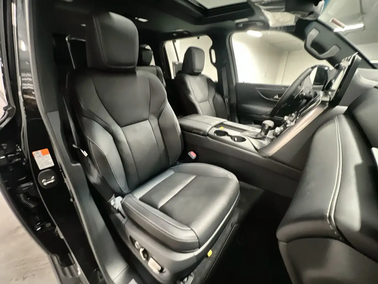 Lexus LX 600 снимка Lexus LX 600