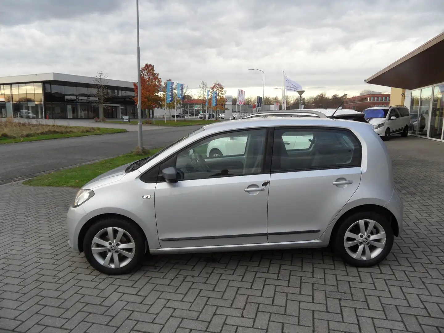 Skoda Citigo 1.0 Elegance Automaat Grigio - 2
