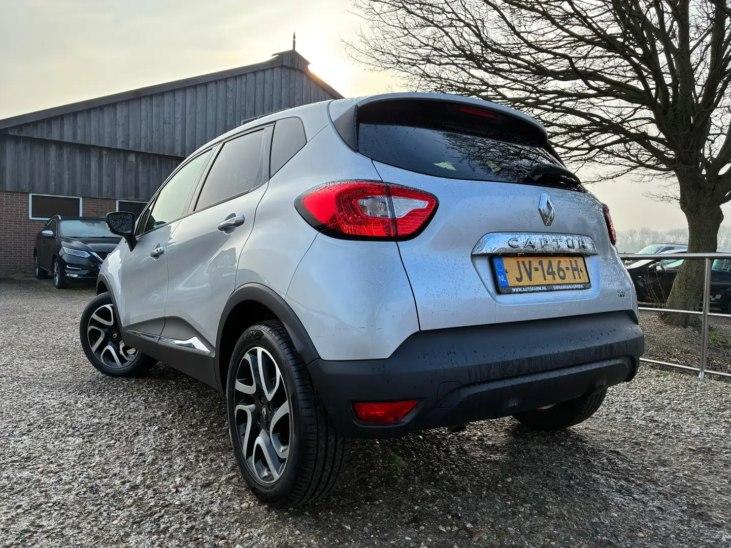 Renault Captur 0.9 TCe Dynamique | Keyless + Clima + Cruise + Nav Grau - 2
