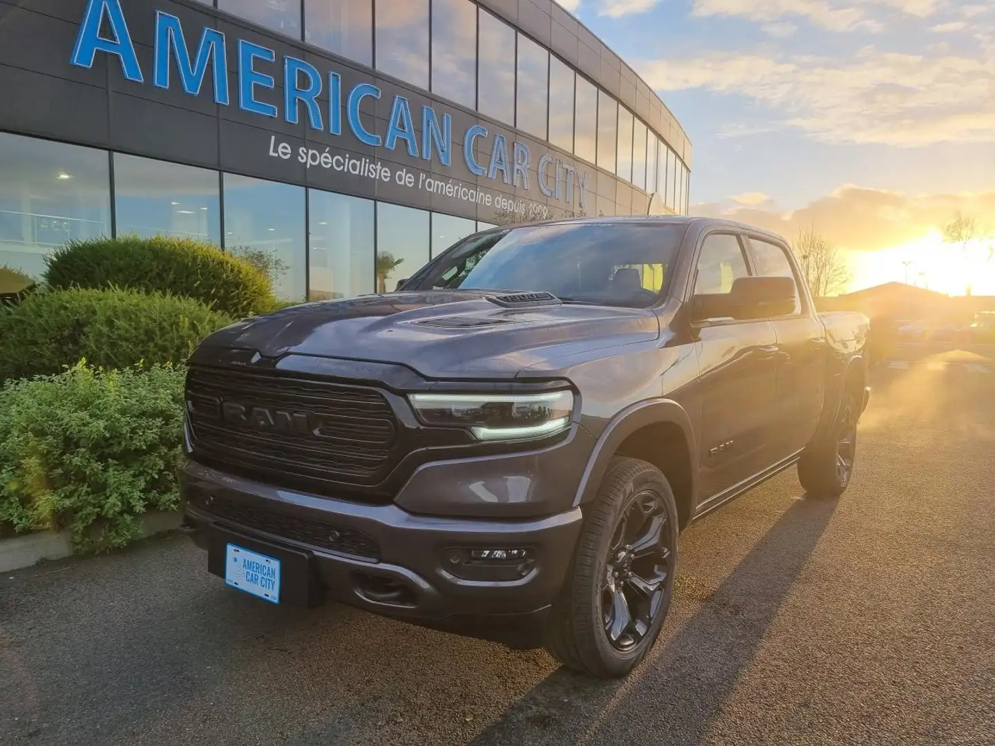 Dodge RAM 1500 CREW LIMITED NIGHT EDITION RAMBOX etorque Gris - 1