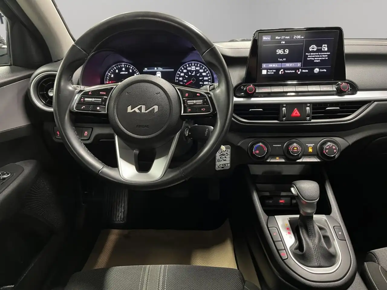 Kia Forte снимка Kia Forte