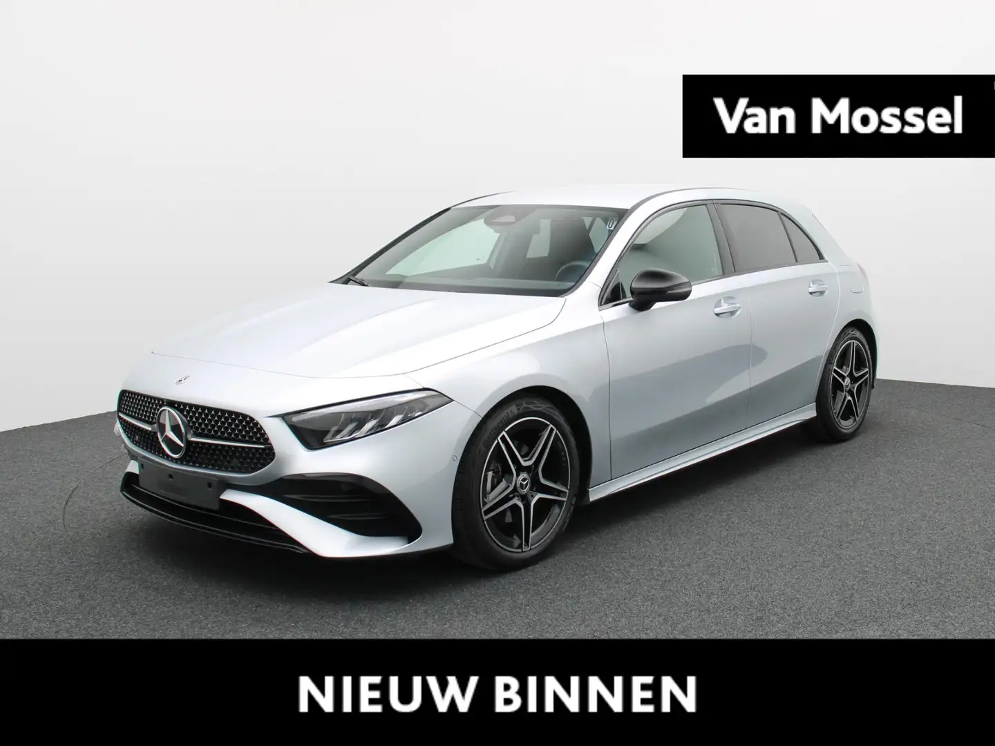 Mercedes-Benz A 200 AMG Line + NIGHTPAKKET + TREKHAAK + CAMERA + SENSO Zilver - 1