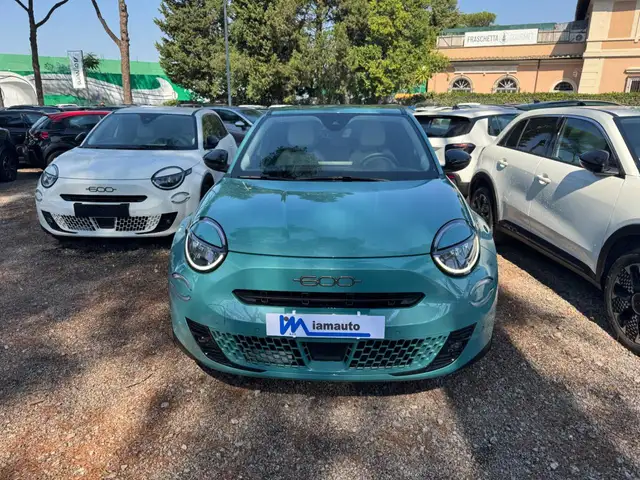 Fiat 600 view 2