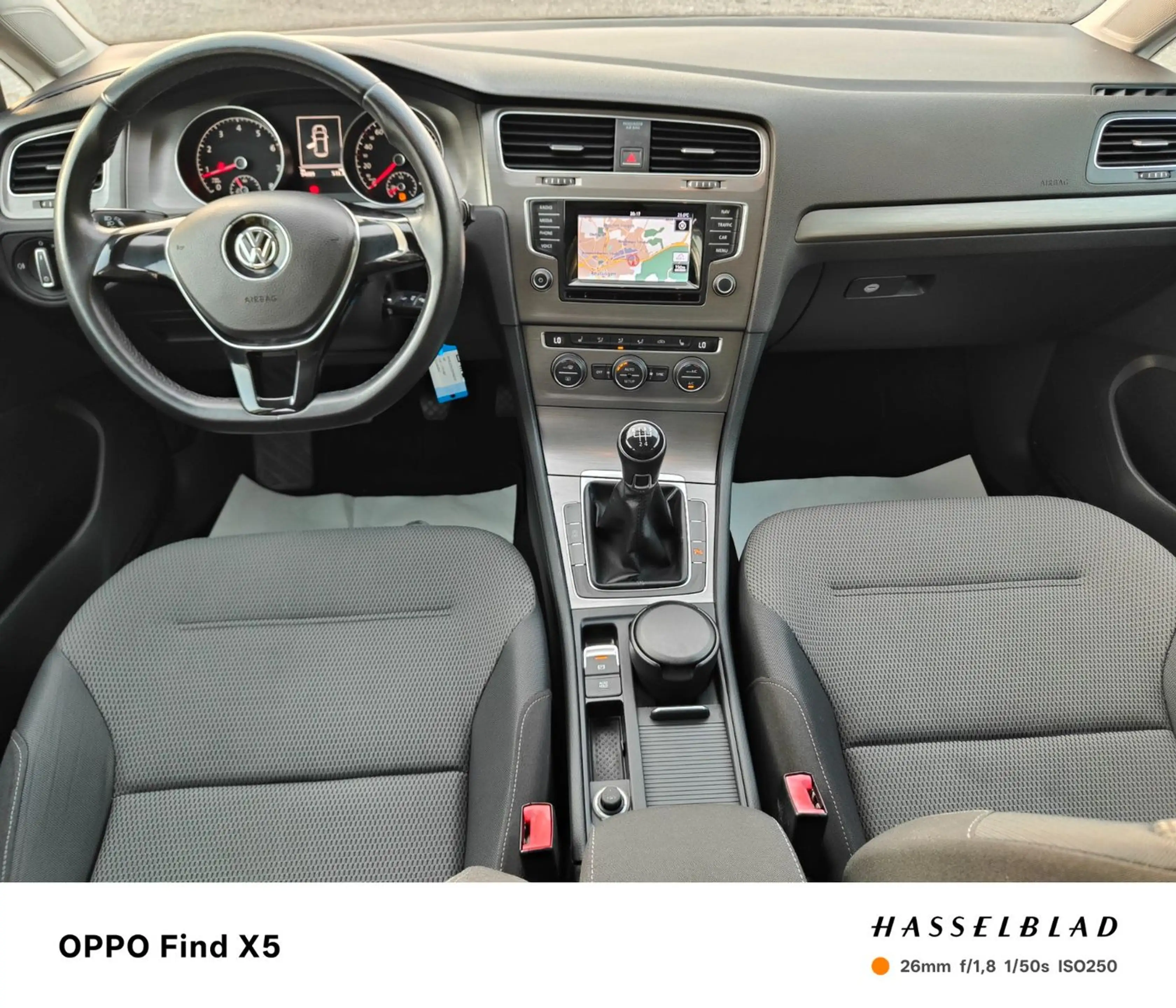 Volkswagen Golf 7 Lim Comfortline "BMT "Navi "SHZ — photo 9