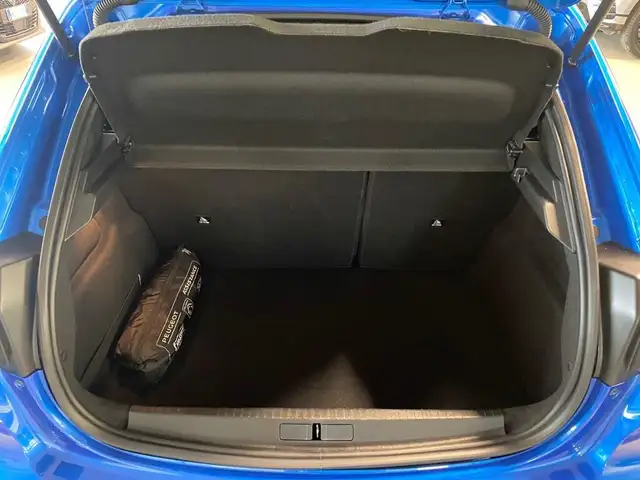 Peugeot 208 view 9