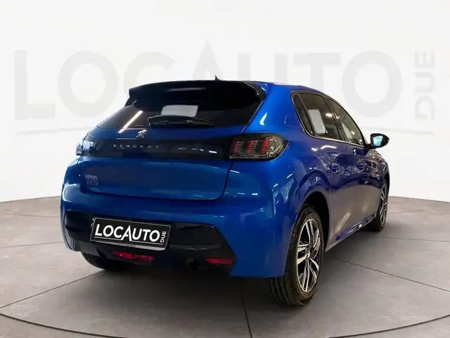 Peugeot 208 view 4