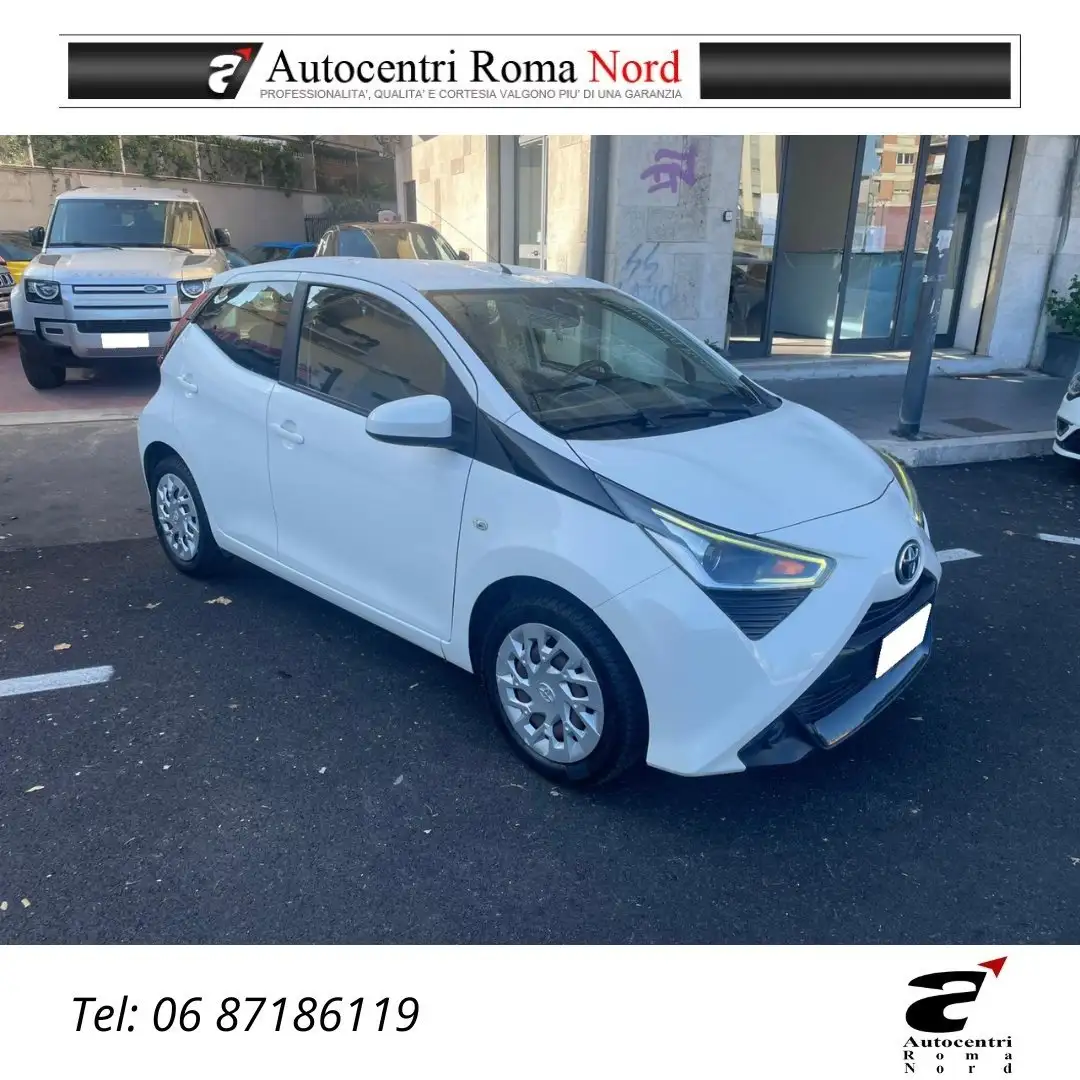 Toyota Aygo Aygo II 2018 5p 5p 1.0 x-fun 72cv Blanc - 1
