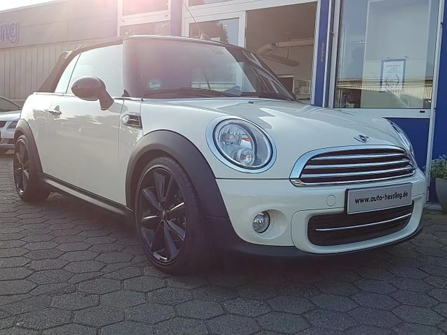 MINI Cooper Cabrio Cooper MINI Boost Weiß - 2