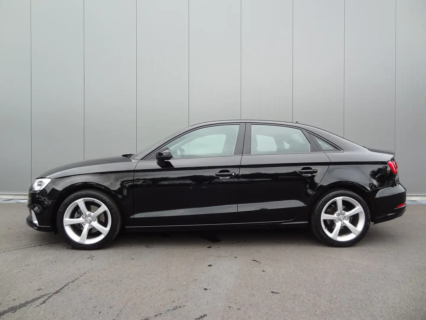 Audi A3 Limousine Sport | NAVI | NL- AUTO | AIRCO Zwart - 2