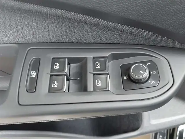 Volkswagen Golf view 13