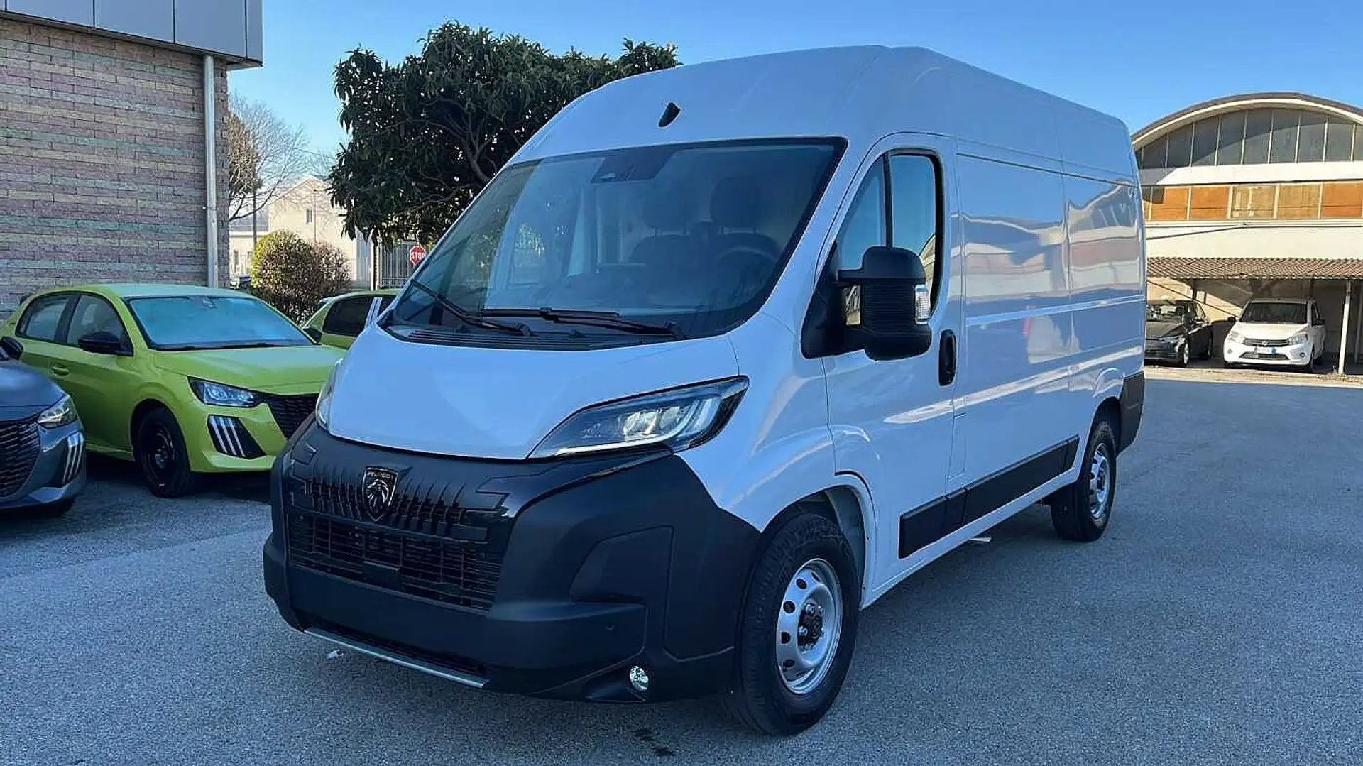 Peugeot Boxer Nuovo Boxer L2h2 333 2.2 BlueHDi 140 cv Bianco - 1