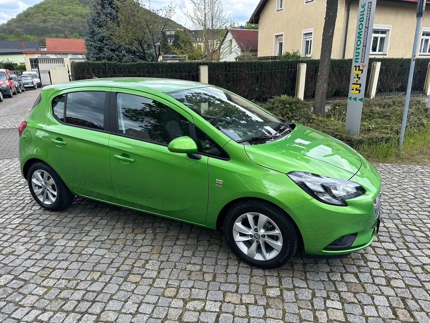 Opel Corsa Active Grün - 1