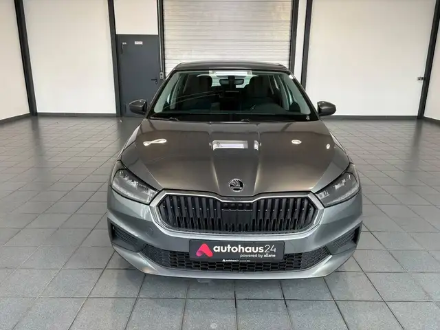 Skoda Fabia view 2
