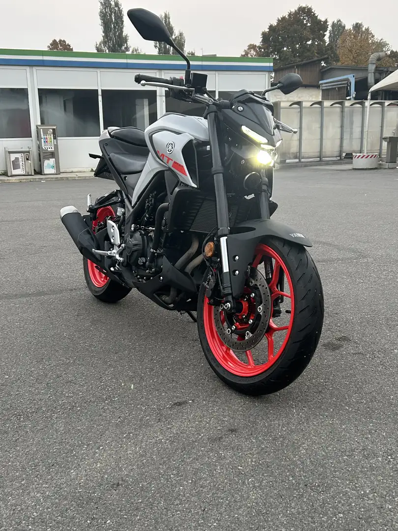 Yamaha MT-03 - 1