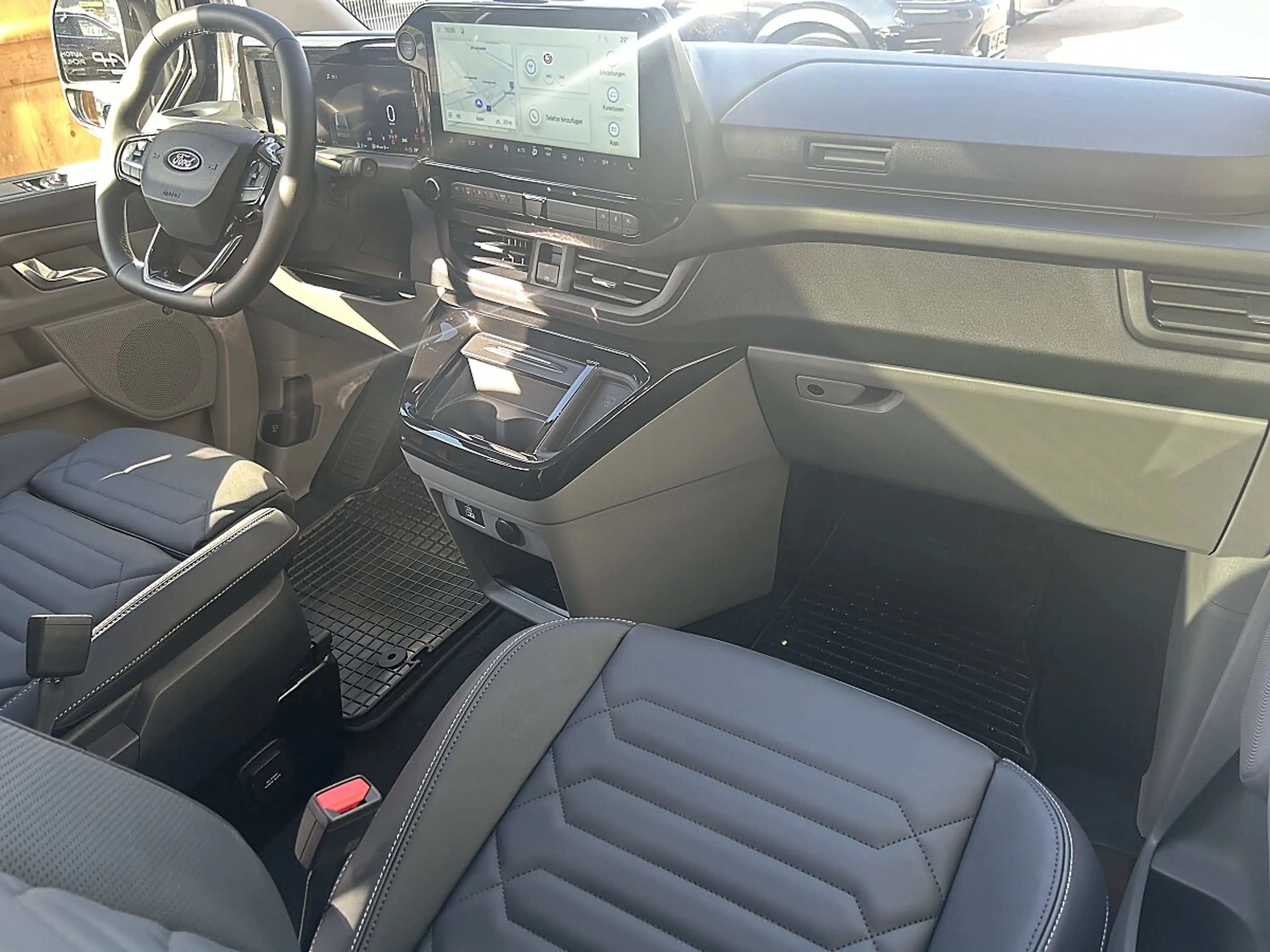 Ford Tourneo Custom Ford Tourneo Custom Titanium 2,5L Duratec P-HEV... — photo 10