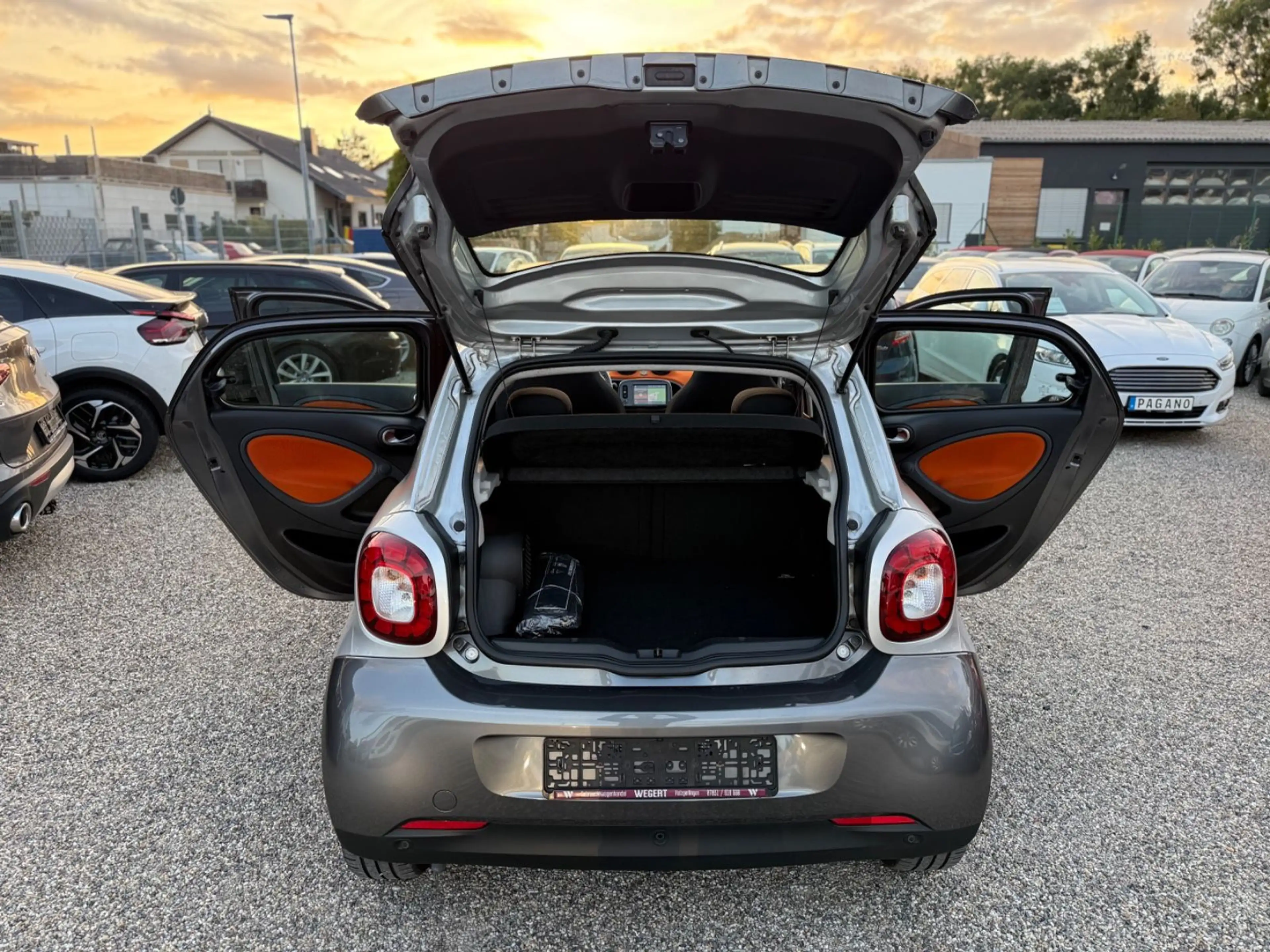 smart forFour Pasion 66 kW /CABRIO/SHZ/PDC/NAVI/JBL/ — photo 14