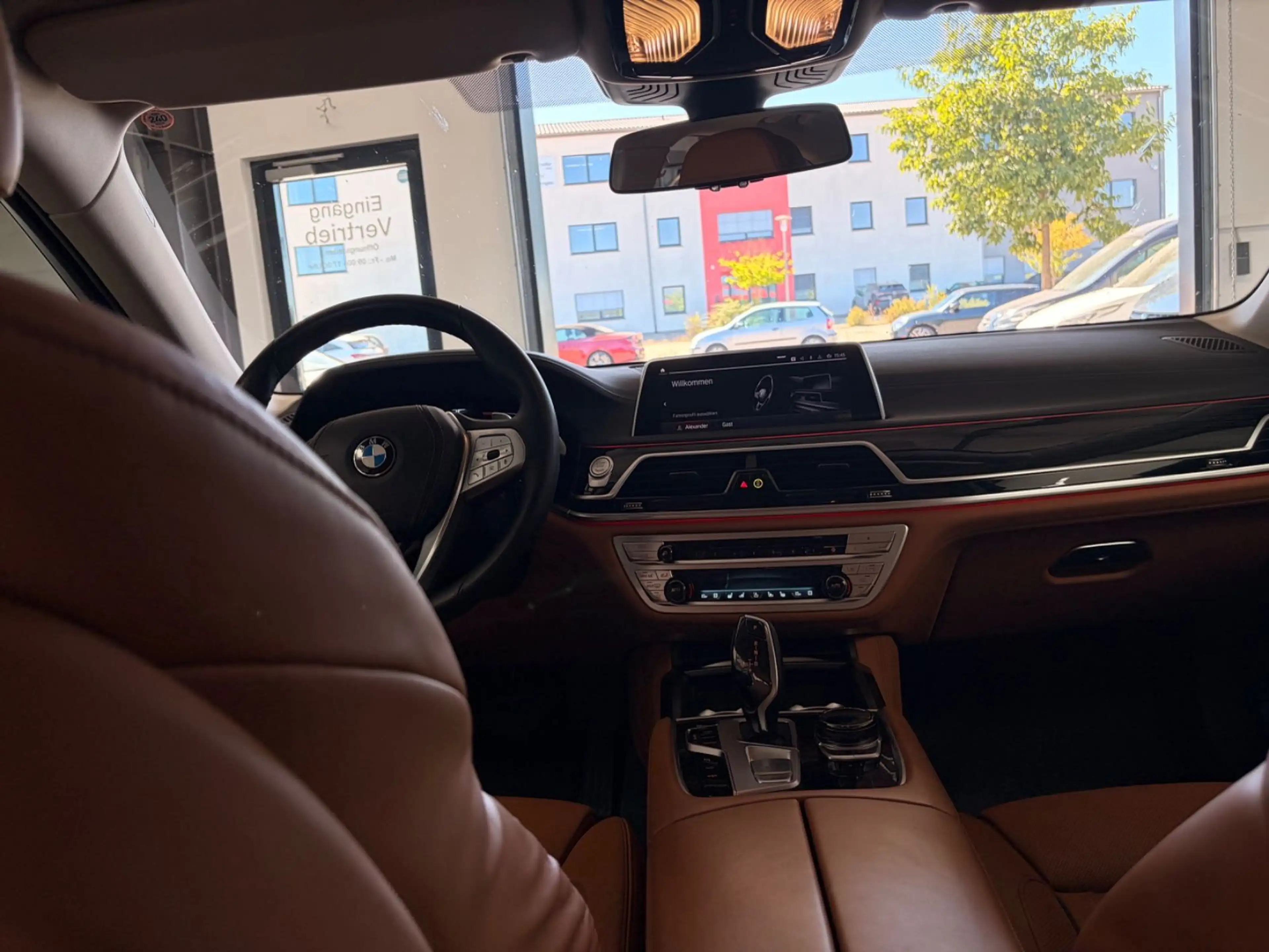 BMW 740 d xDrive Executive Drive Pro Glasdach — photo 8