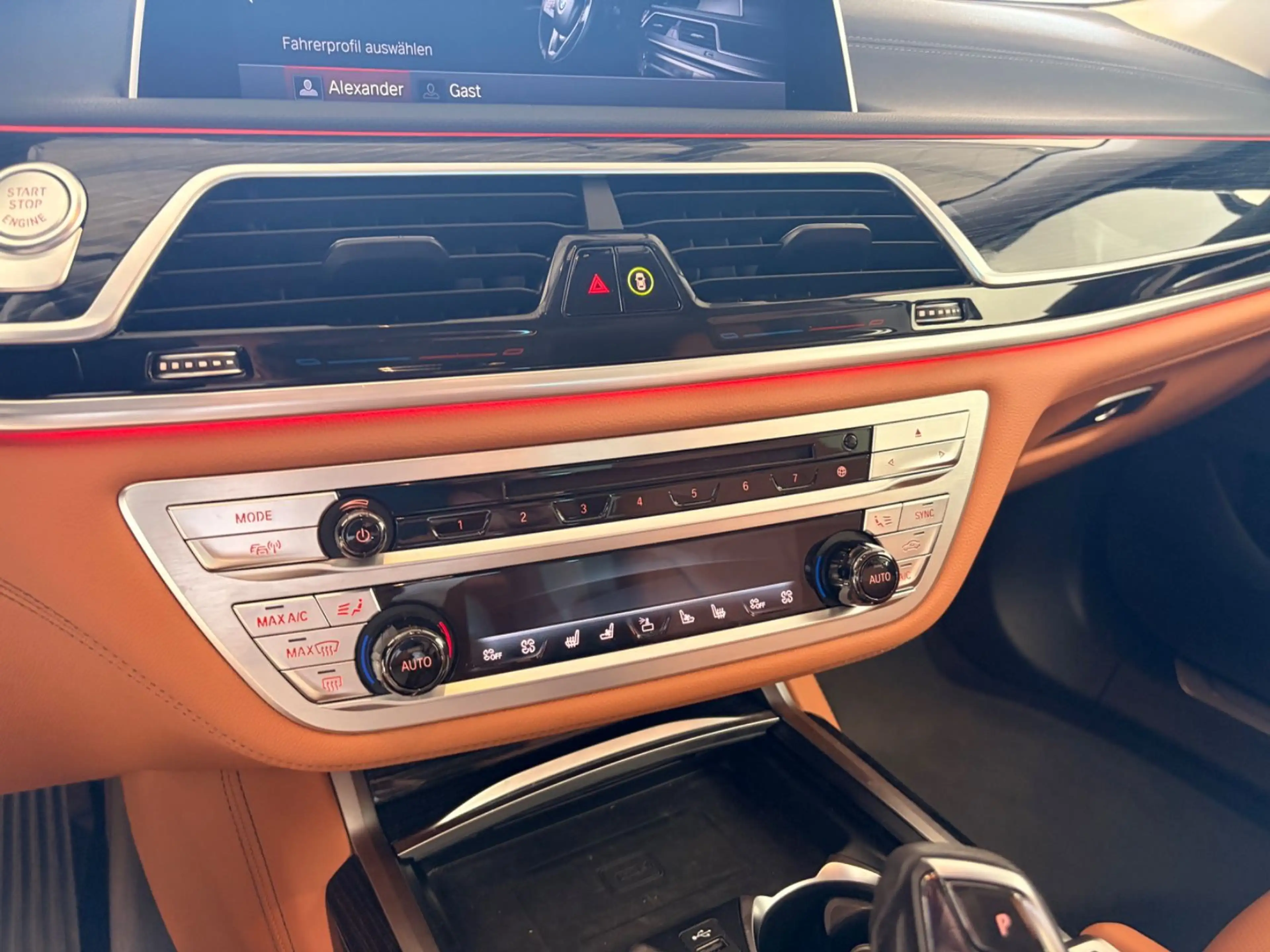 BMW 740 d xDrive Executive Drive Pro Glasdach — photo 4
