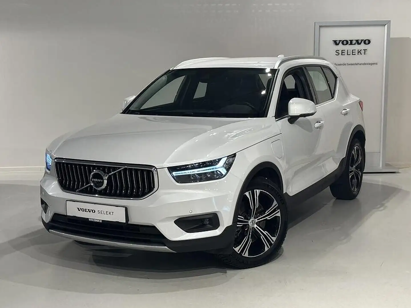 Volvo XC40 T4 Recharge Inscription Expression Bianco - 1