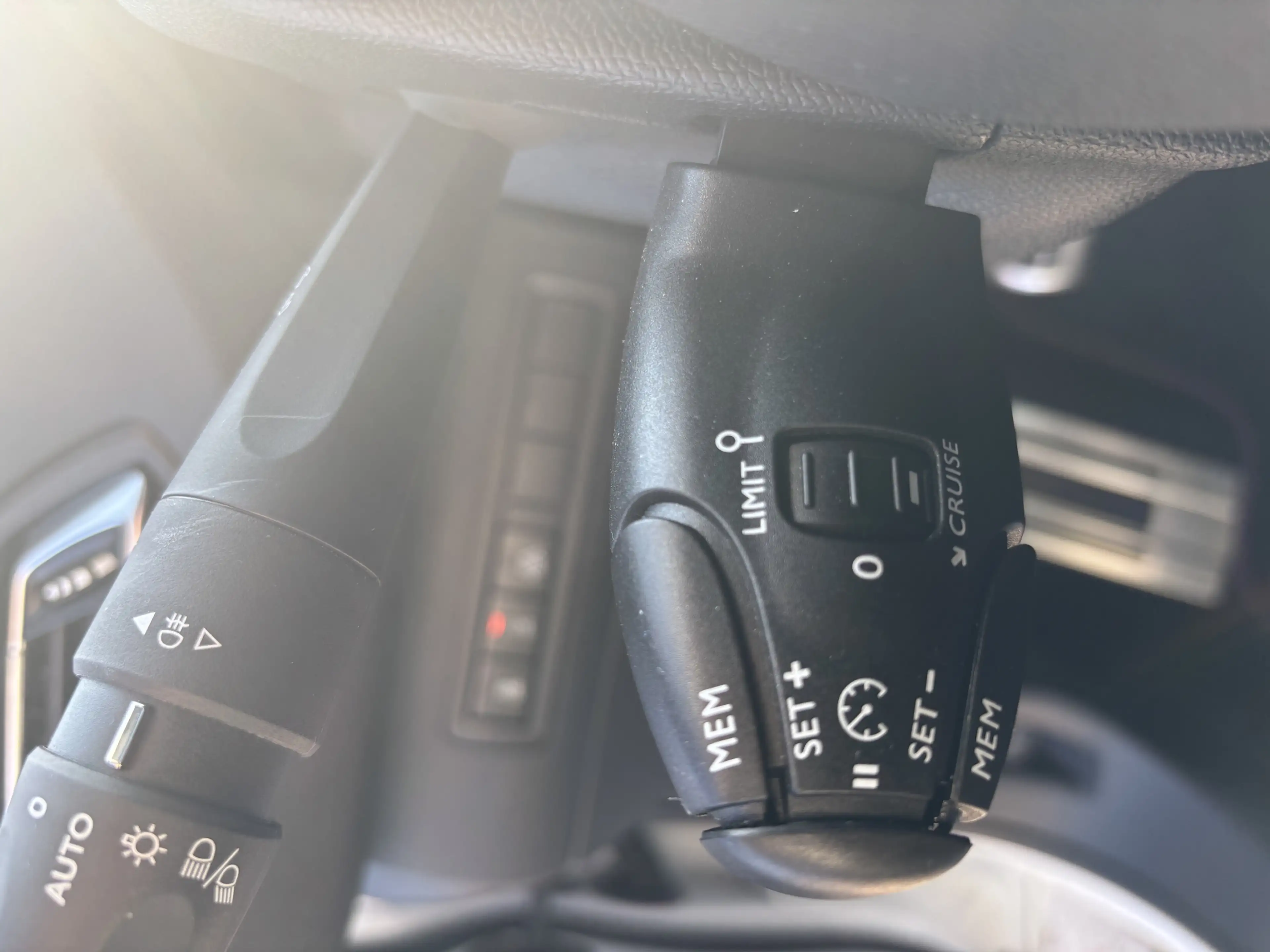 Peugeot 308 GTi 263 Panoramadach, Sitzheizung vorne, Denon-Sou — photo 15