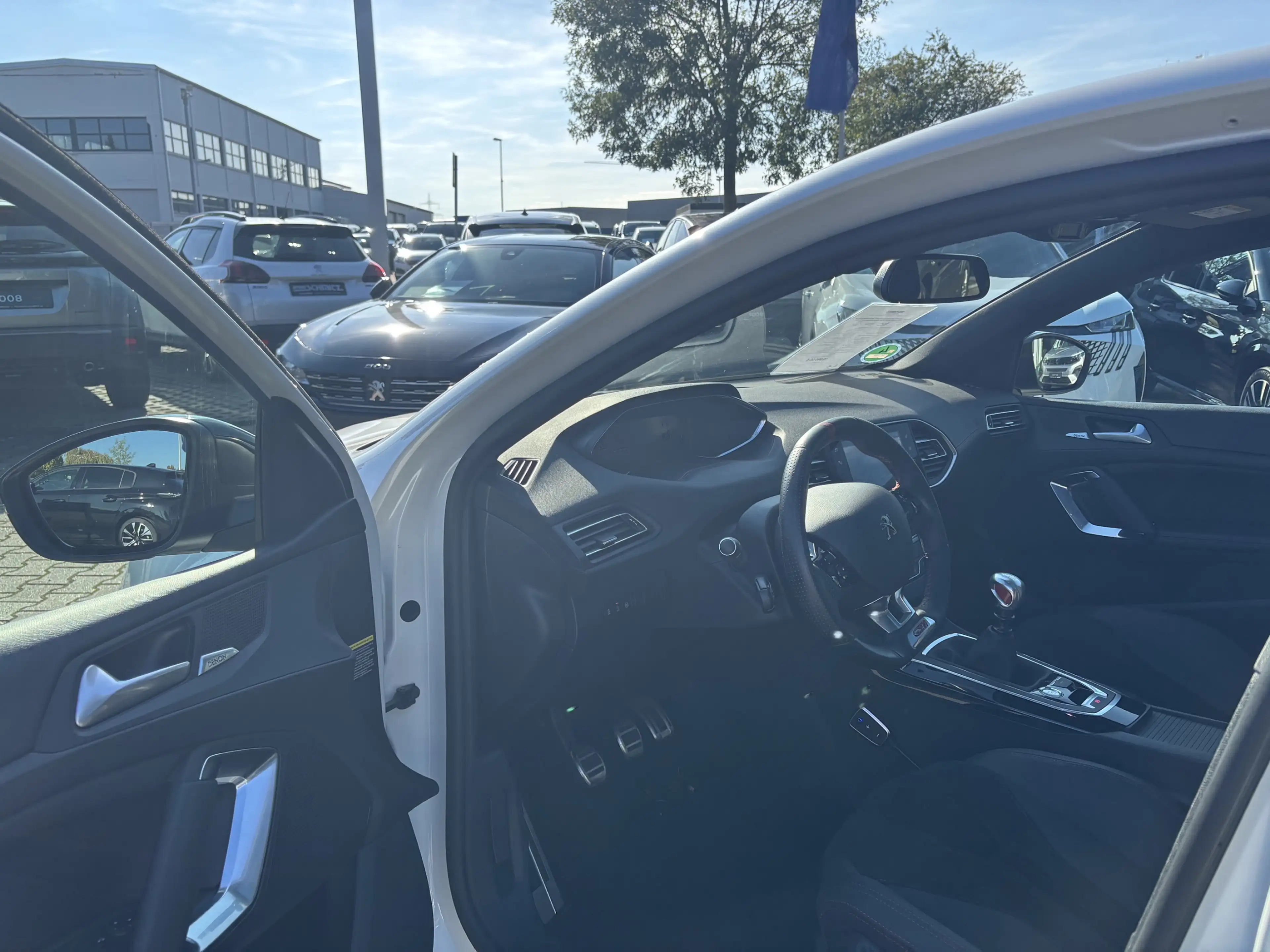 Peugeot 308 GTi 263 Panoramadach, Sitzheizung vorne, Denon-Sou — photo 10