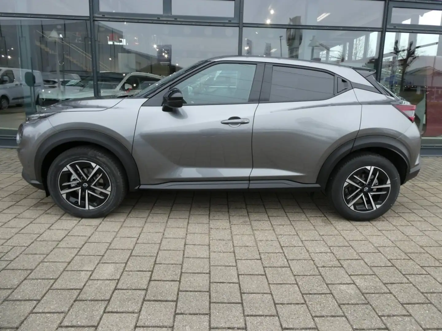 Nissan Juke 1,0 DIG-T DCT N-Connecta*Navi*Winter* Grau - 2