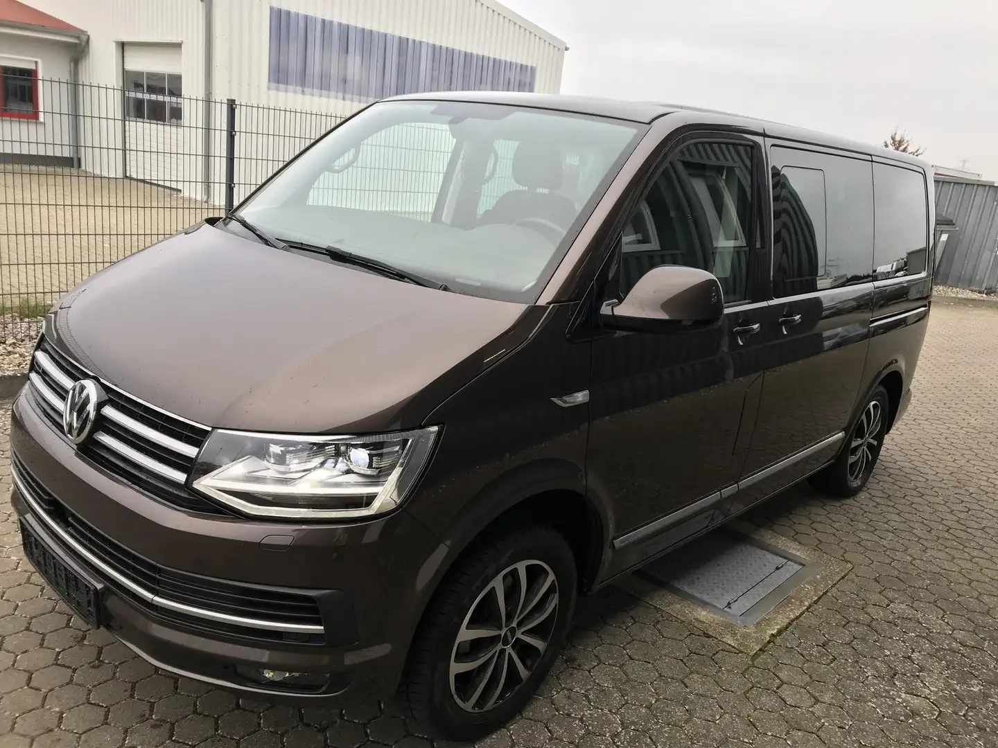 Volkswagen T6 Multivan 2.0 TDI 4Motion Highline 150 kW (204 PS), Autom... Braun - 1