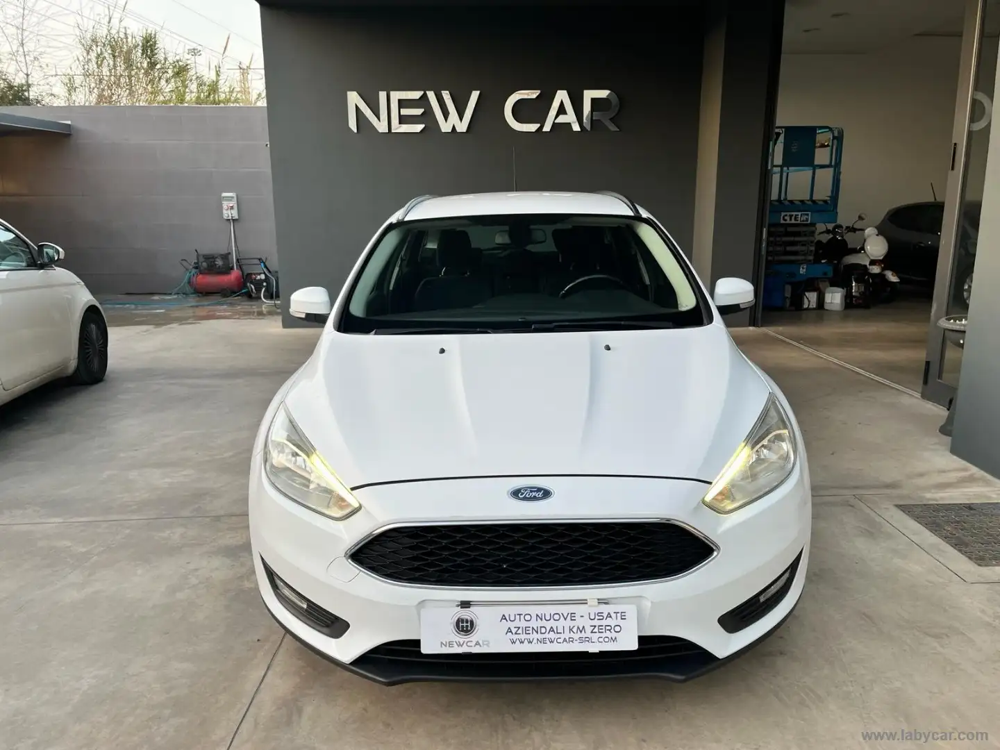Ford Focus 1.5 TDCi 120 CV S&S SW Business Bianco - 1