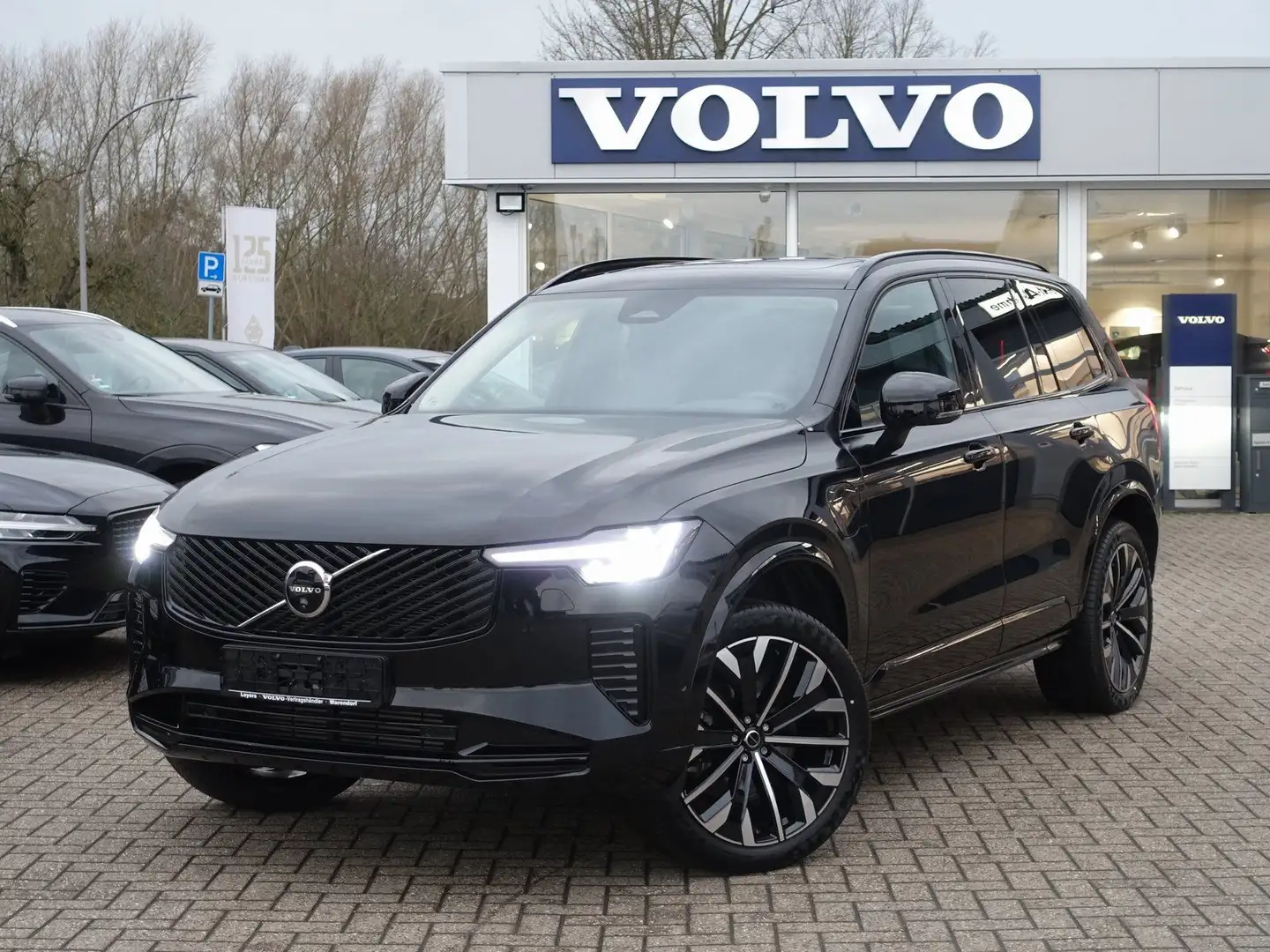 Volvo XC90 Plus Dark T8 AWD Plug-in /Pano/360°/H&K Schwarz - 1