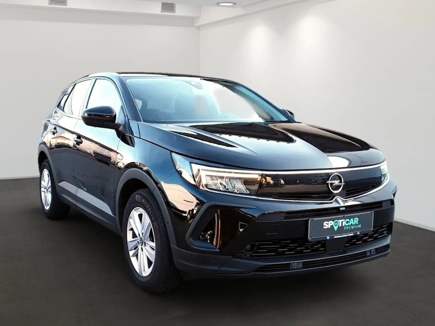 Opel Grandland 1.2 130 PS Automatik Schwarz - 2