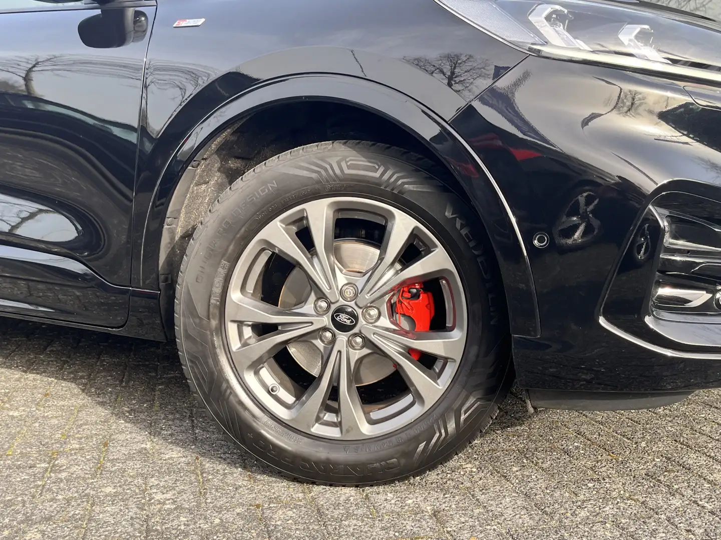 Ford Kuga 1.5 EcoBoost ST-Line X 150pk/110kW 6-bak | Afn. tr Schwarz - 2