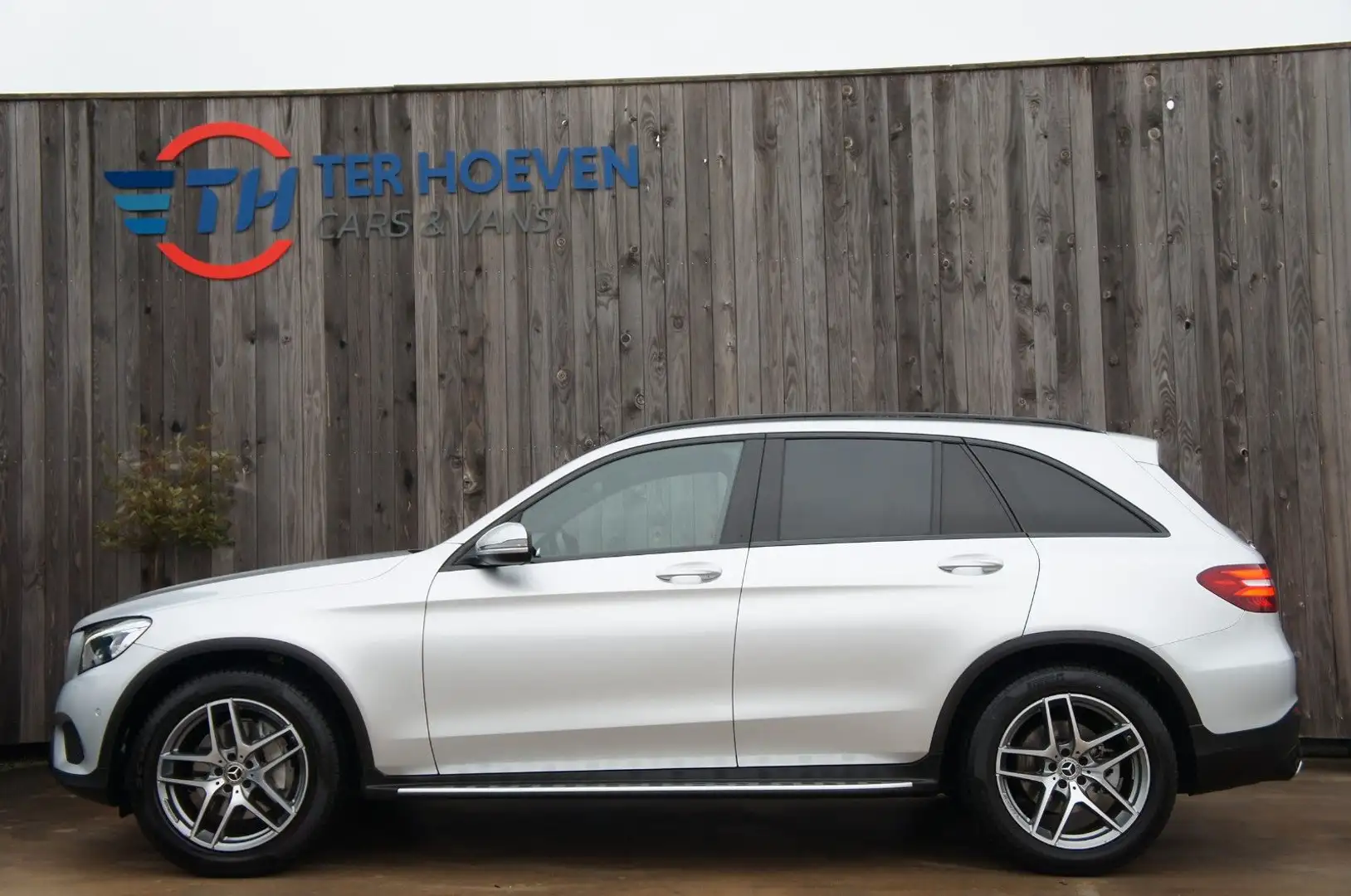 Mercedes-Benz GLC 350 d 4-Matic Navi Pano Sitzheiz LED 190KW E6 Silber - 1