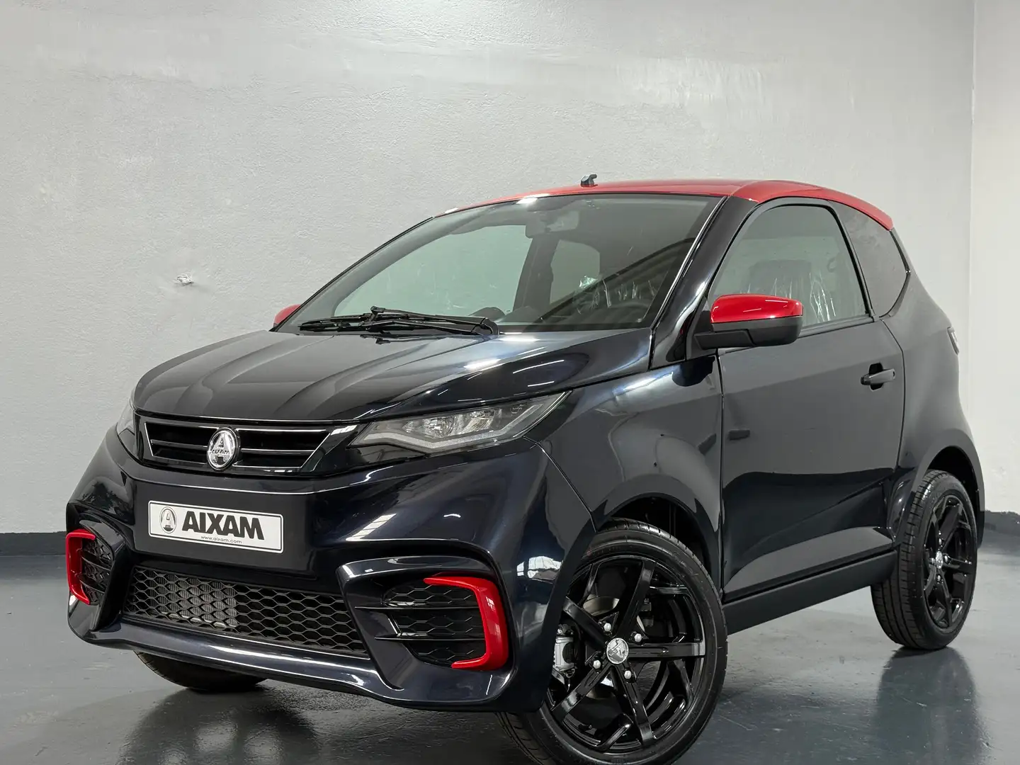 Aixam City Sport *ROTES DACHPACKET* *ZUSTELLUNG MÖGLICH* Schwarz - 1