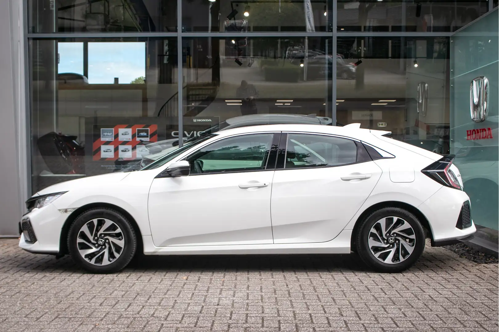 Honda Civic 1.0 i-VTEC Comfort Automaat -Dealer ond . | Camera Wit - 2