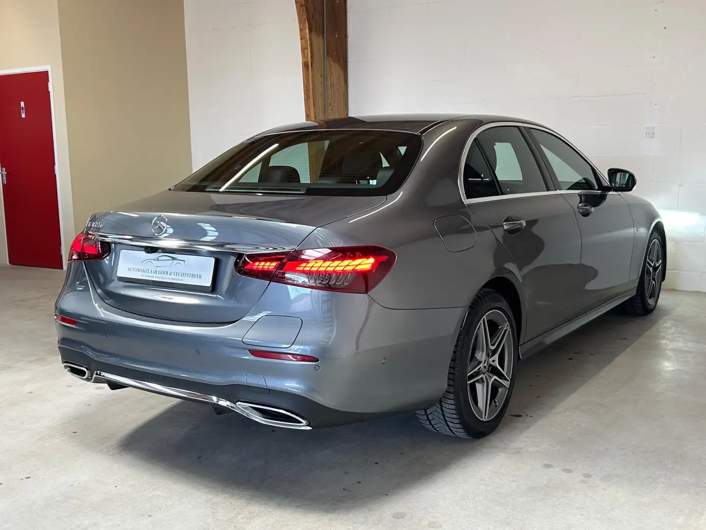 Mercedes-Benz E 300 e AMG Line - Multibeam - Camera - Dealer onderhoud Gris - 2