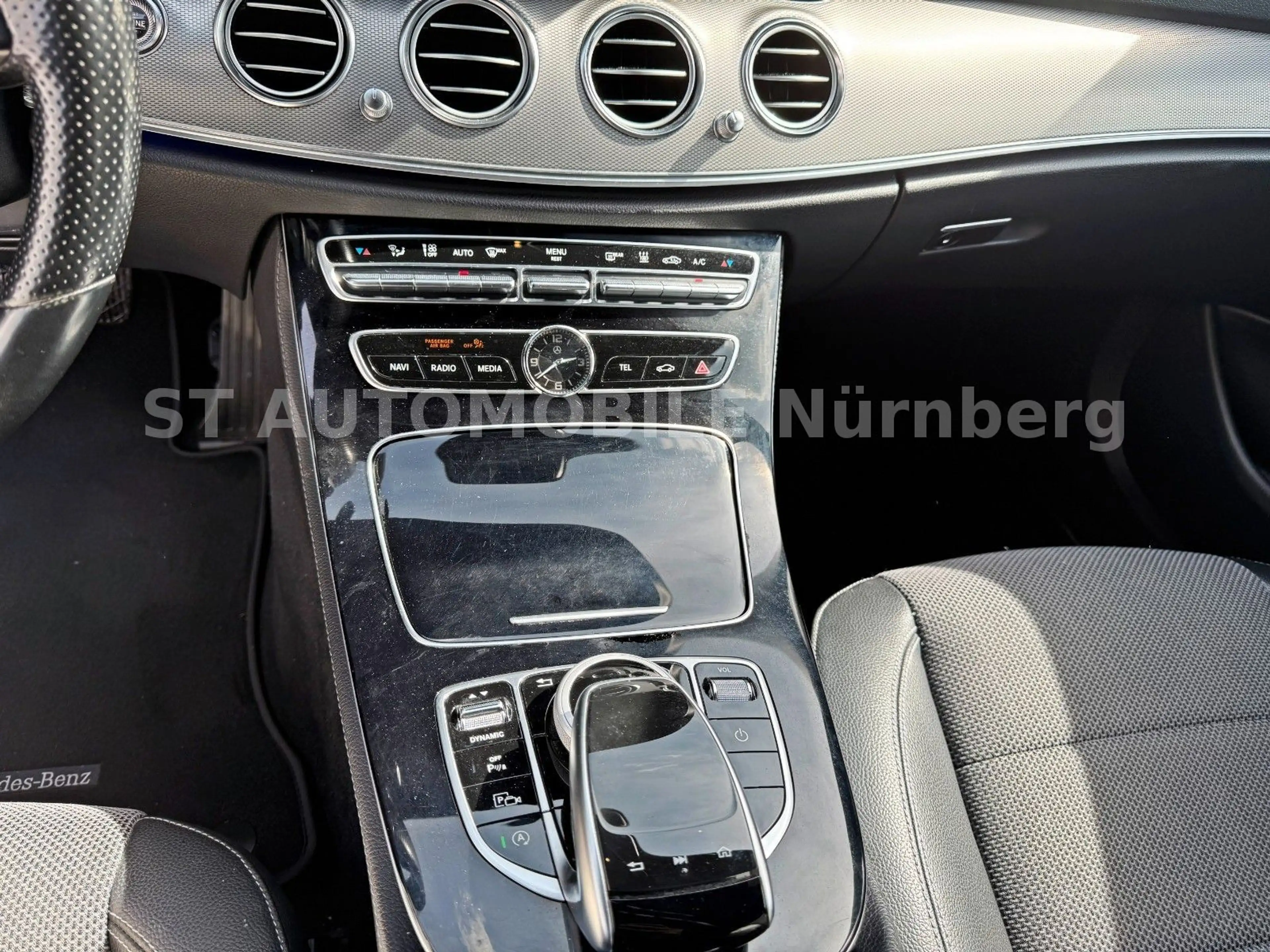 Mercedes-Benz E 350 d Lim. AMG Avantgarde*STANDHZG* — photo 11